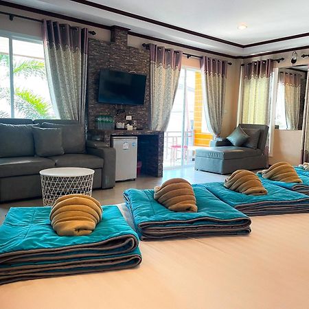 The Harbor Front เกาะล้าน Hotell Exteriör bild